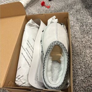 Kids Cozy Slip-On Fuzzy Lined Shoe - Light Gray